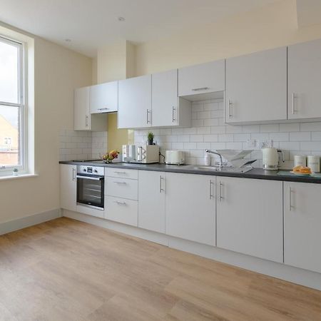 Hereford City Centre - Apartment 7, Isabella House - Modern Apartment In The Heart Of The City - Sleeps 2 Guests - Hosted By Rentmyhouse Bagian luar foto