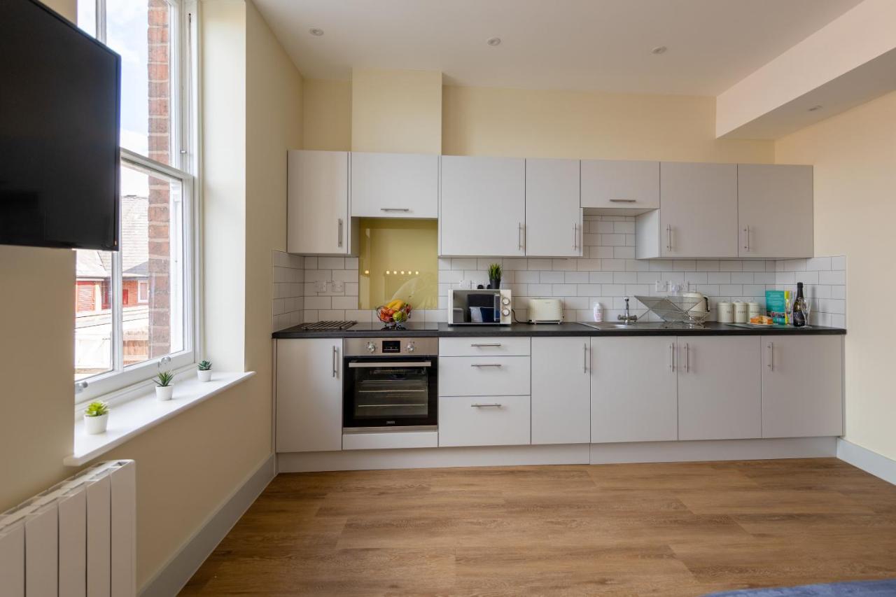 Hereford City Centre - Apartment 7, Isabella House - Modern Apartment In The Heart Of The City - Sleeps 2 Guests - Hosted By Rentmyhouse Bagian luar foto